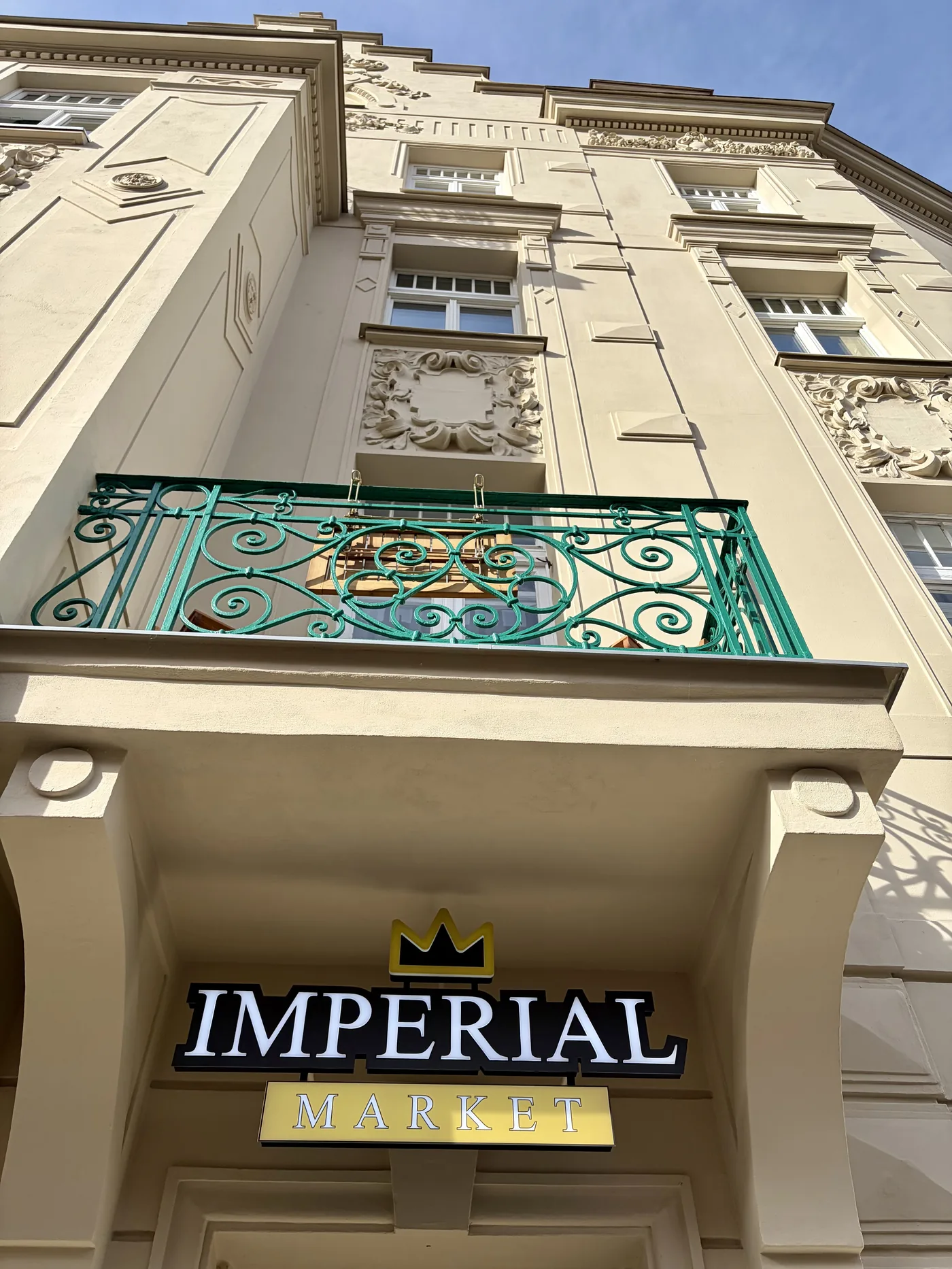 Nová svítící cedule IMPERIAL MARKET — poznáte nás z ulice