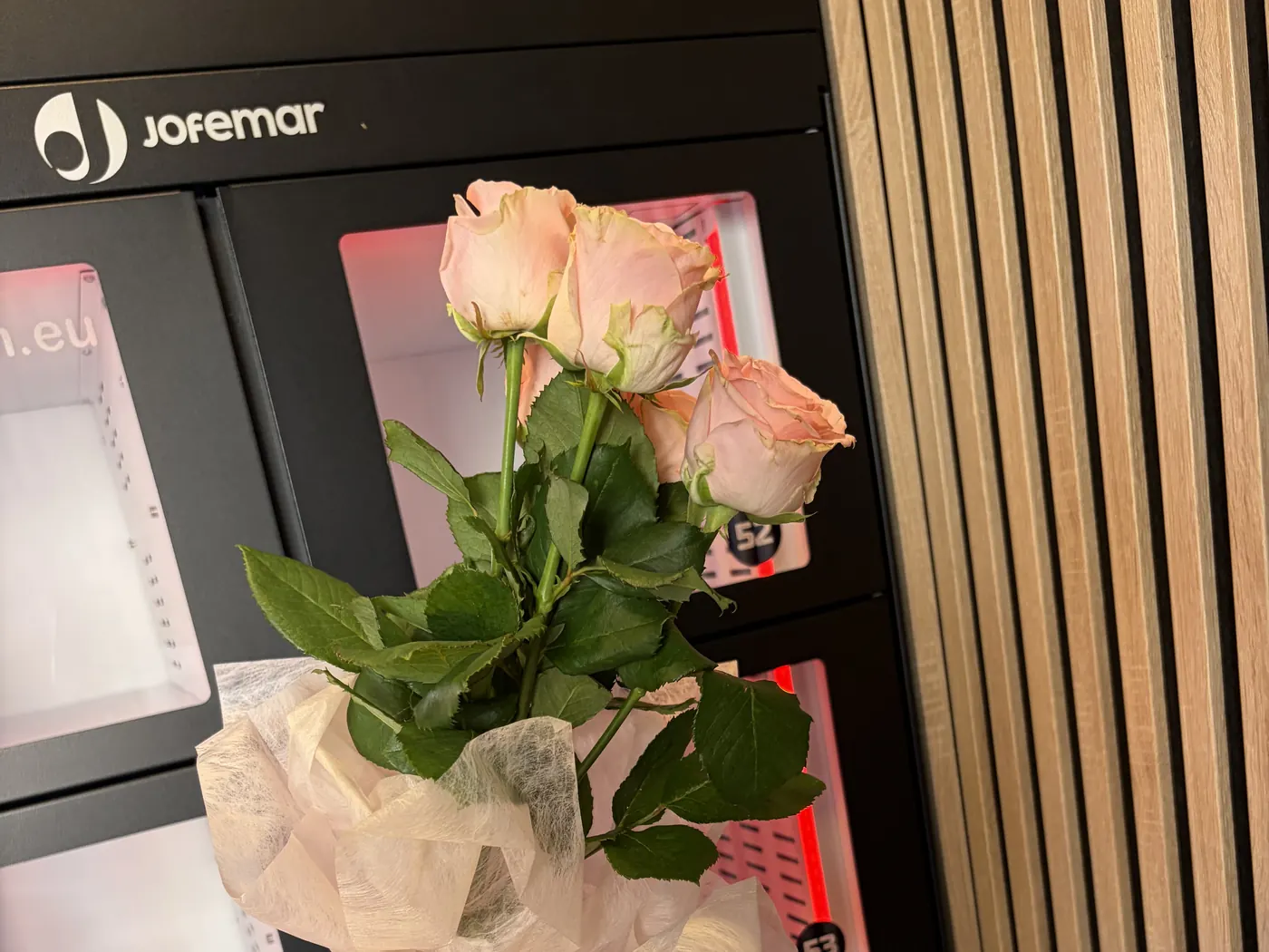 A bouquet to go — even at midnight